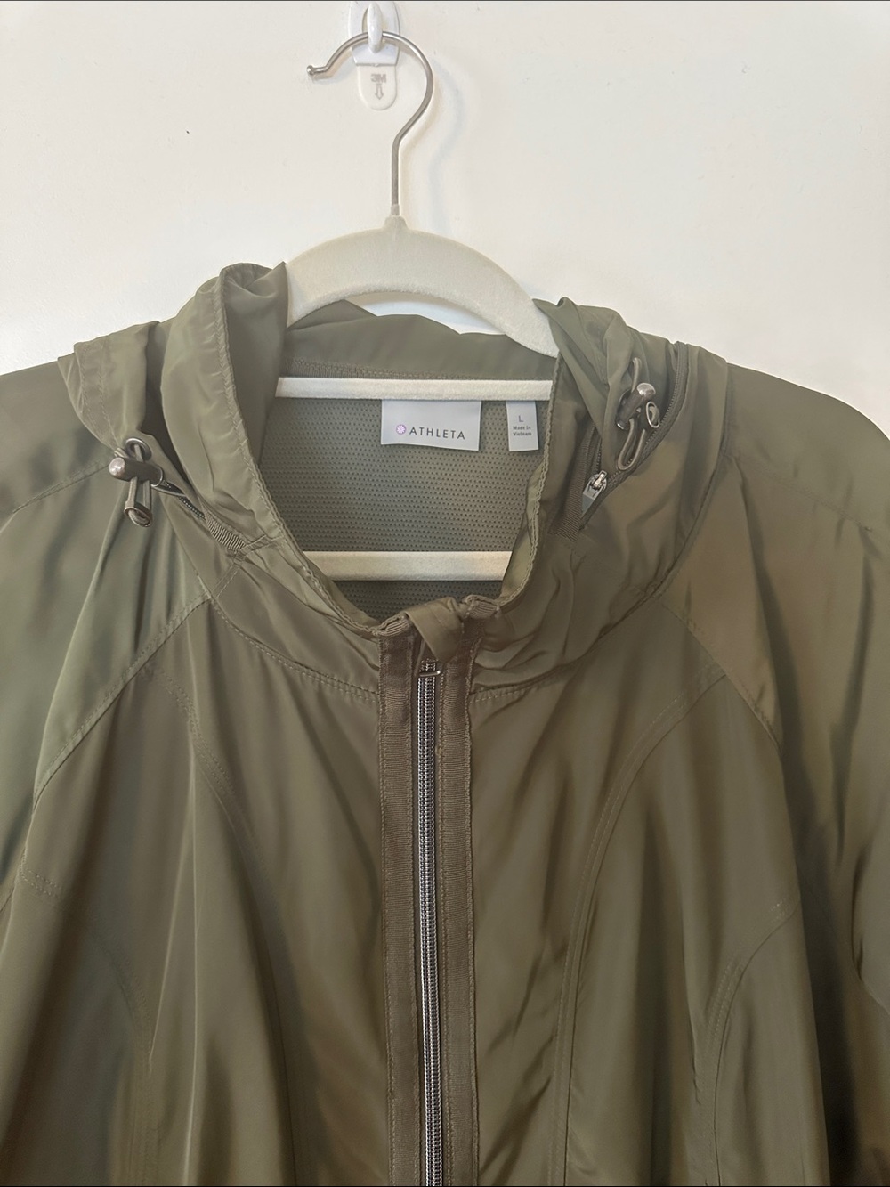 Athleta Olive Hooded Windbreaker Jacket